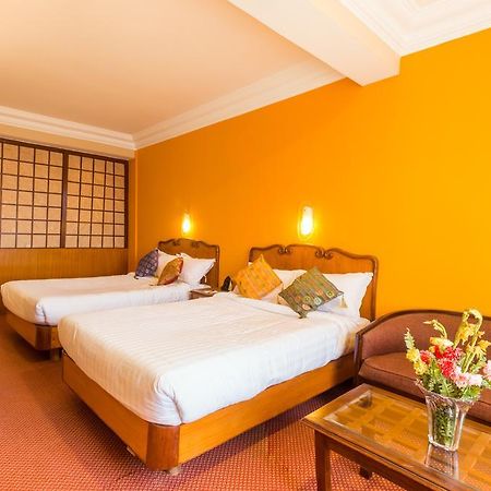 Little Nepal Inn Катманду Экстерьер фото