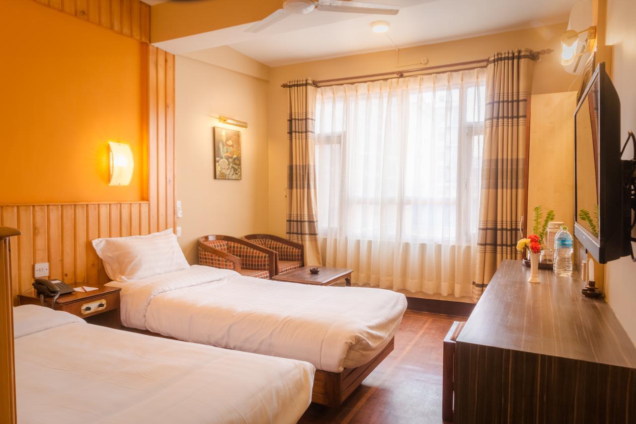 Little Nepal Inn Катманду Экстерьер фото
