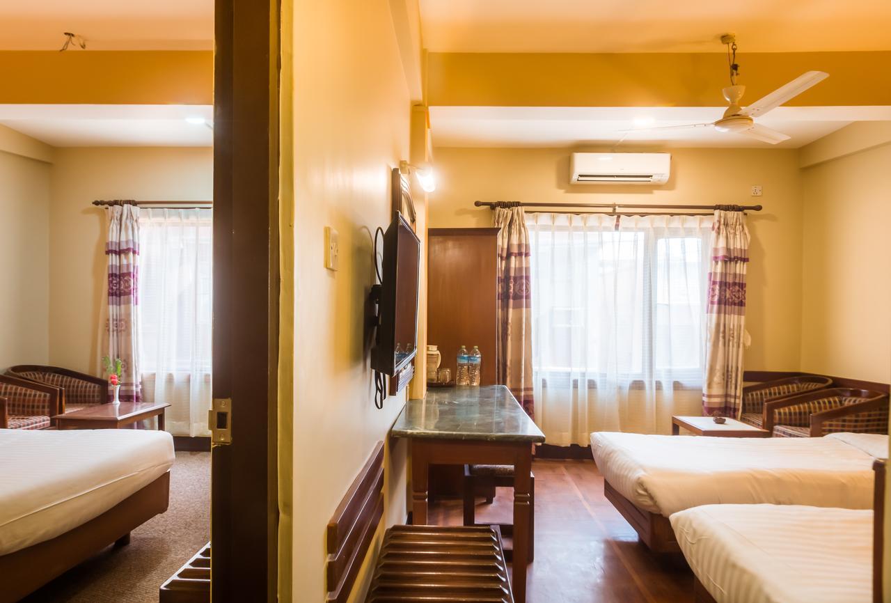 Little Nepal Inn Катманду Экстерьер фото