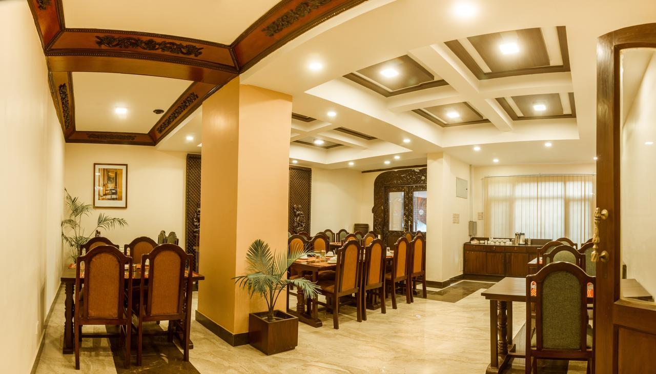 Little Nepal Inn Катманду Экстерьер фото