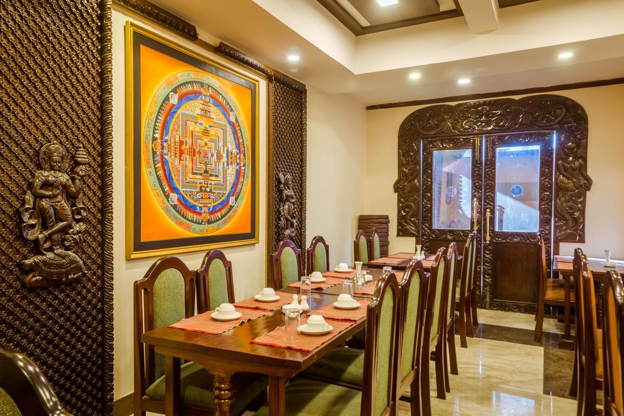 Little Nepal Inn Катманду Экстерьер фото