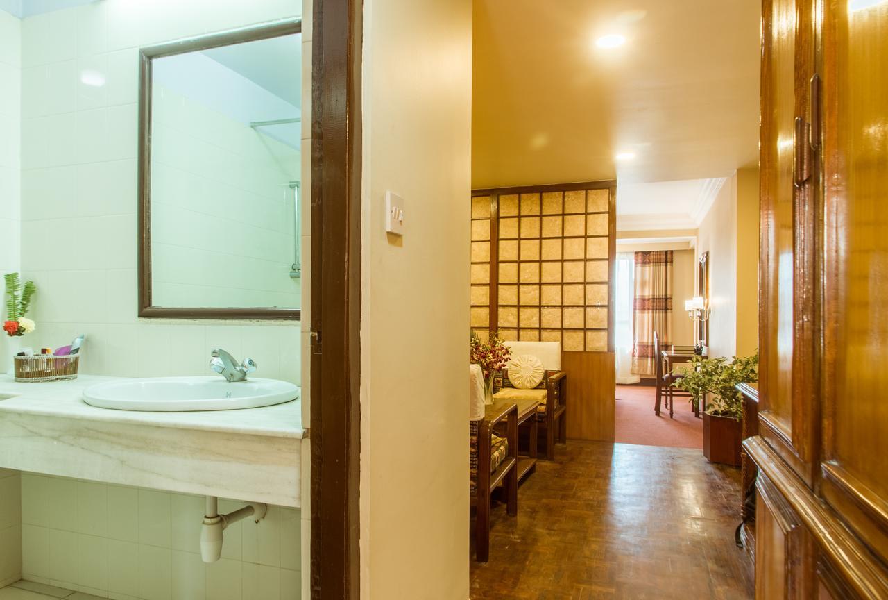 Little Nepal Inn Катманду Экстерьер фото