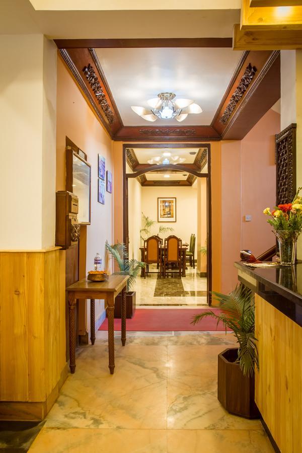 Little Nepal Inn Катманду Экстерьер фото