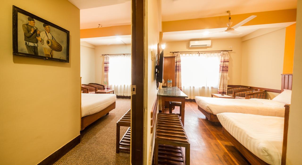Little Nepal Inn Катманду Экстерьер фото