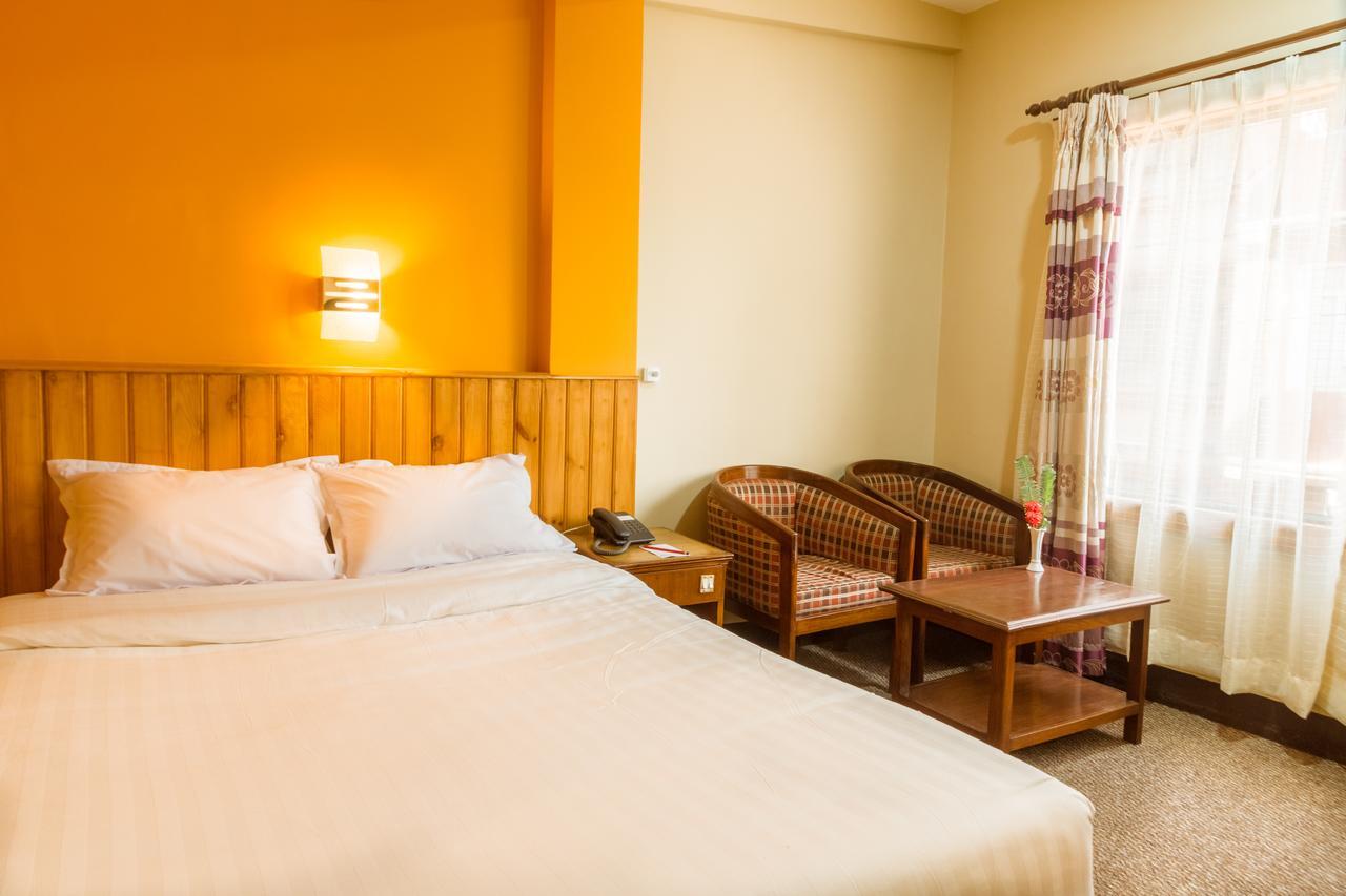 Little Nepal Inn Катманду Экстерьер фото