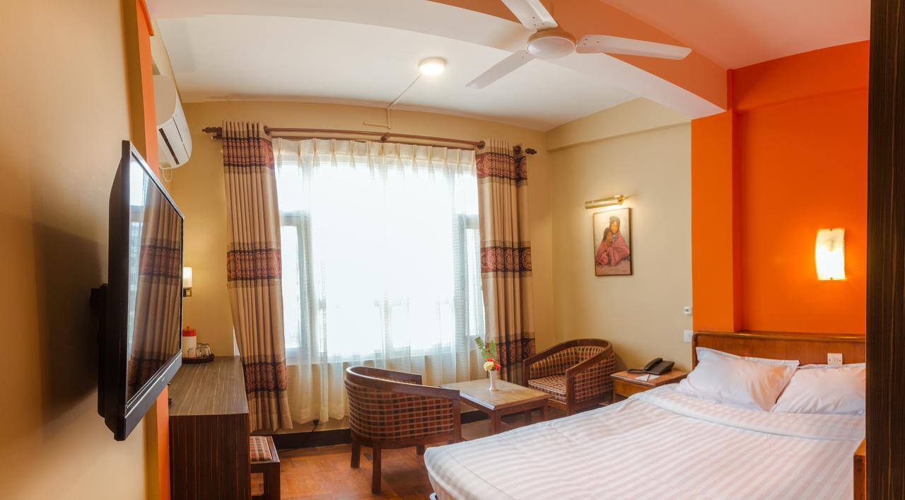 Little Nepal Inn Катманду Экстерьер фото