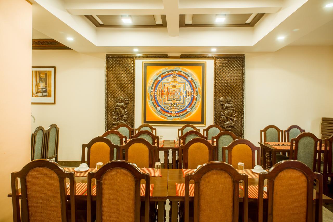 Little Nepal Inn Катманду Экстерьер фото