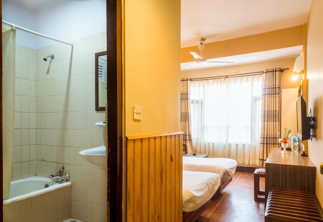 Little Nepal Inn Катманду Экстерьер фото